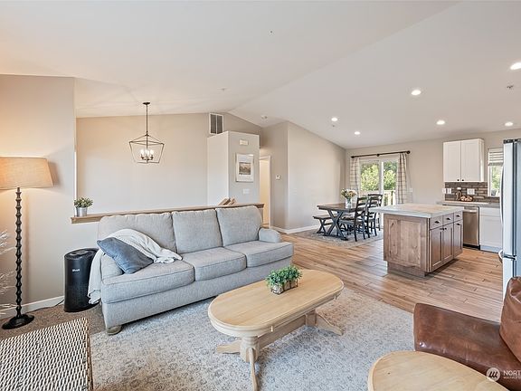 5th image of 2335 Herndon Drive