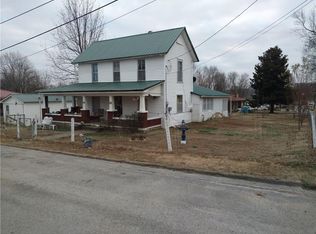 203 E 4th St, Green Forest, AR 72638