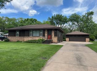 261 93rd Ave NE, Blaine, MN 55434