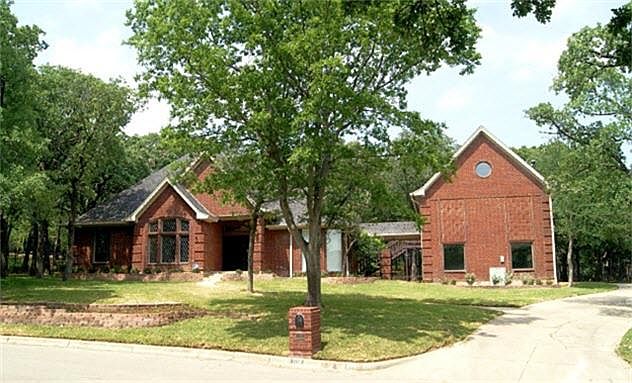1st image of 1118 Misty Oaks Ln