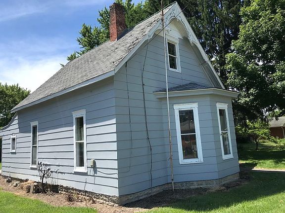 2nd image of 222 Lumber St