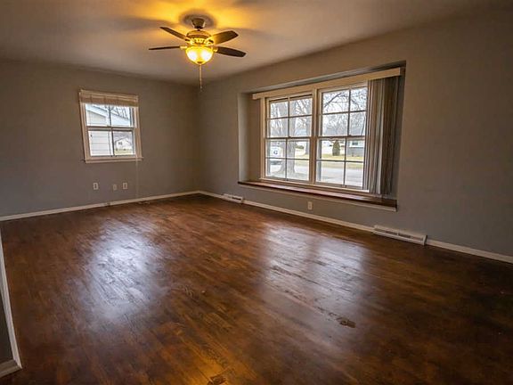 5th image of 3207 Chateau Ln
