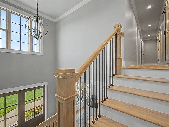 4th image of 8653 Sandy Creek Ct
