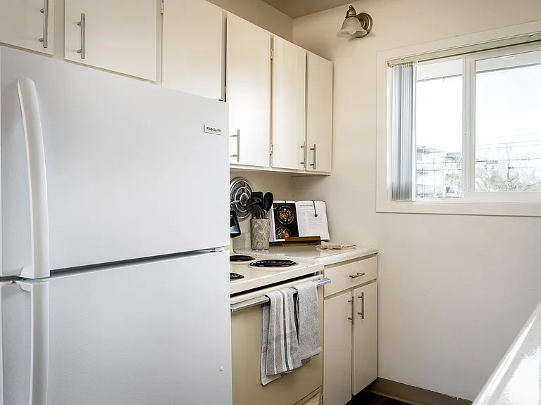 The Scholls Apartments — Photo 5