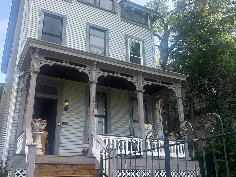 1318 Chapel St #3 — Photo 6