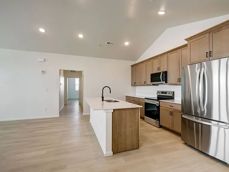 Bloom Rental Living — Photo 6