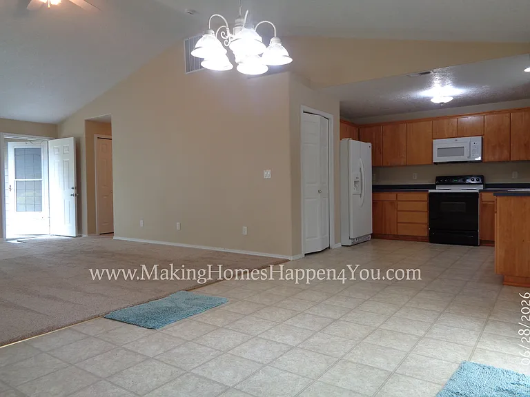 260 SW Oregon Trail Dr — Photo 8