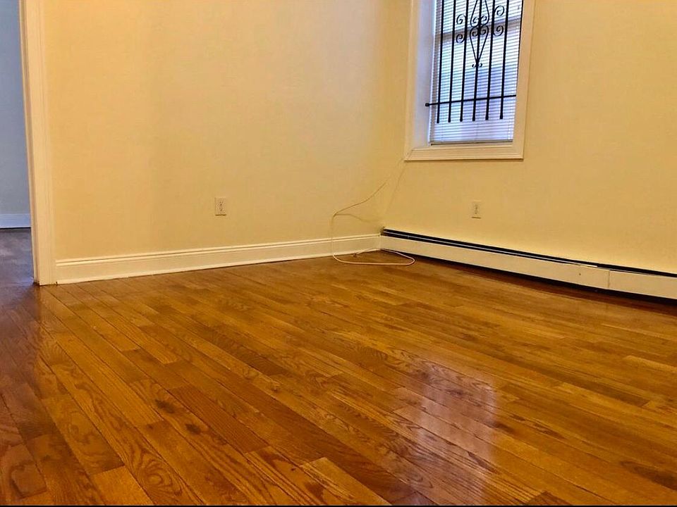 2nd image of 589 Kennedy Blvd APT 1A