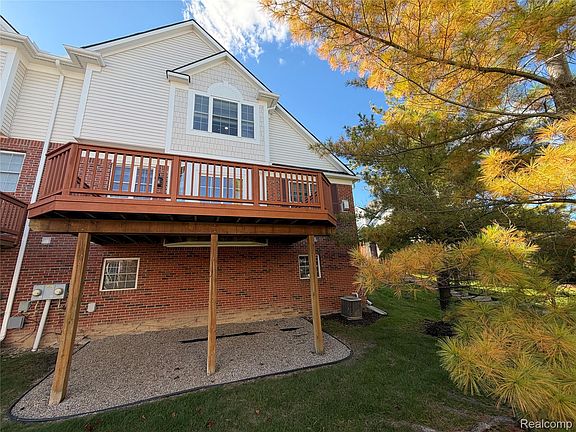 3rd image of 29274 Douglas Dr