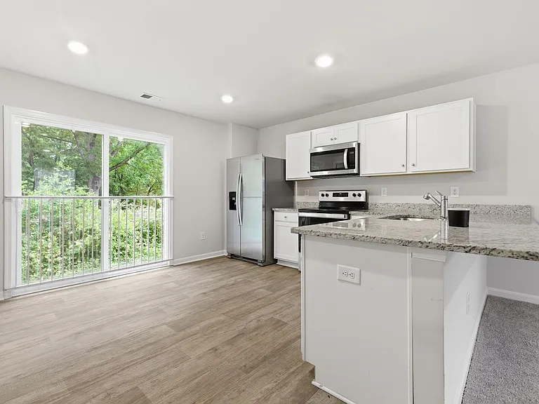 3605 Roselawn Ter — Photo 10