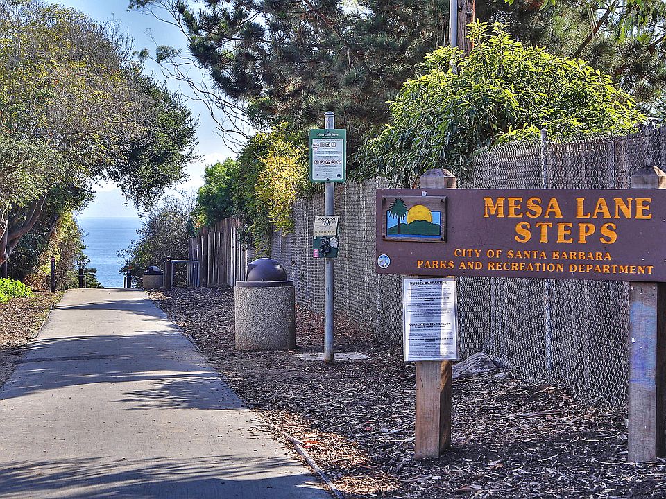 Mesa Lane Steps to the beach