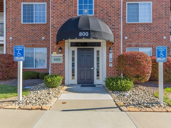 800 Hidden Ridge Ct APT 301, South Park, PA 15129