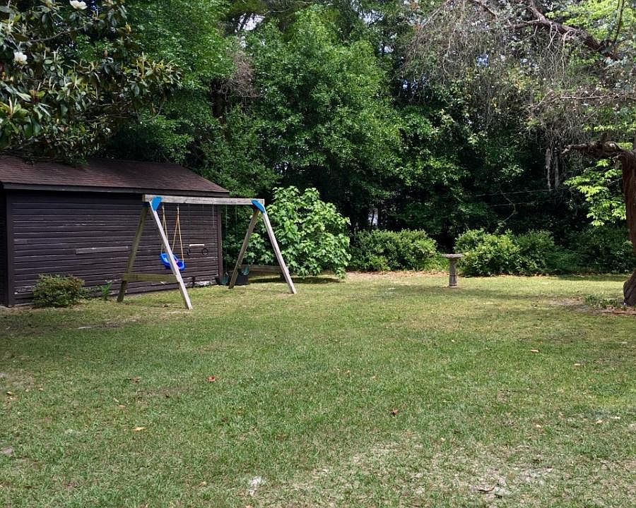 2nd image of 2517 Oleander Dr
