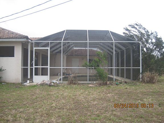 3rd image of 35 Lamour Ln