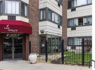 7337 S South Shore Dr APT 402, Chicago, IL 60649