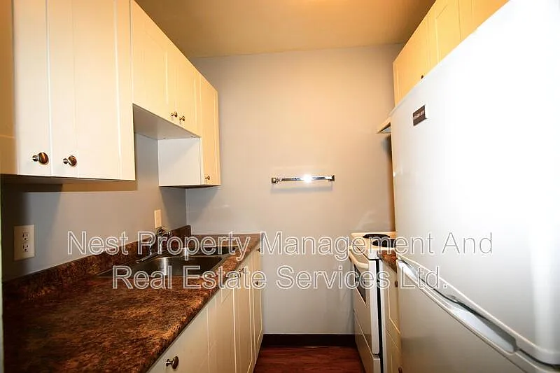 Studio, 1.0 bath, 450 sqft, $1,050 — Photo 4
