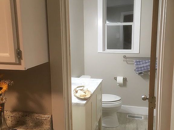4th image of 32163 Bertrand St
