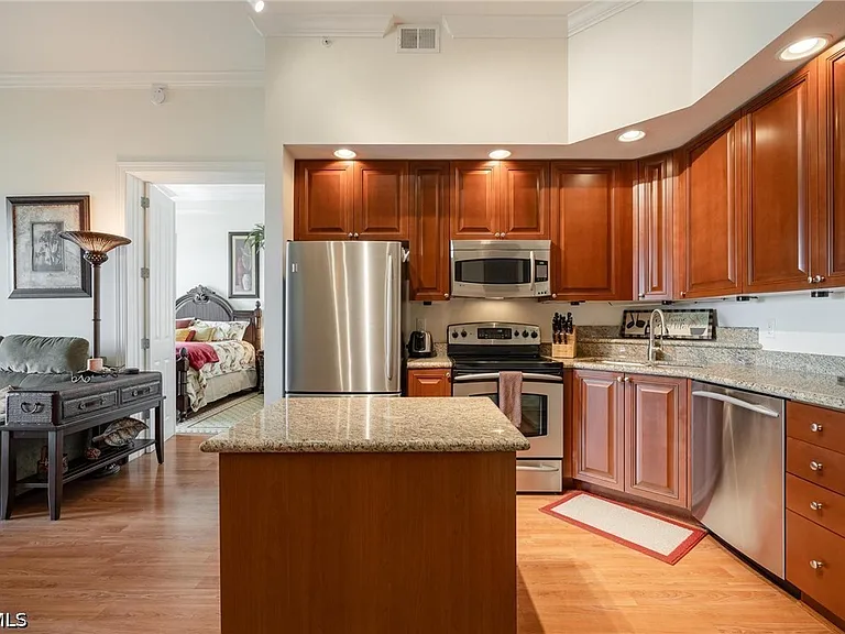2825 Palm Beach Blvd #703 — Photo 8