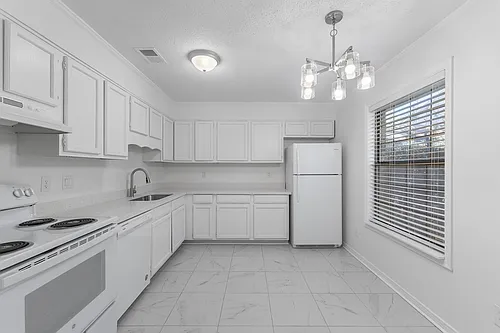 3344 Colonial Oaks Dr #7-A Photo 1