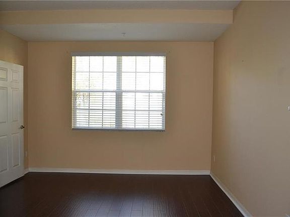 5th image of 2734 Oakwater Dr