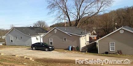 3rd image of 909 Lincoln Dr