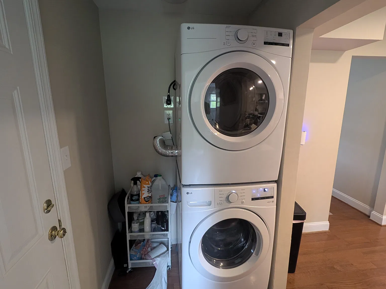 4 bed, 2252 sqft, $4,500 — Photo 2
