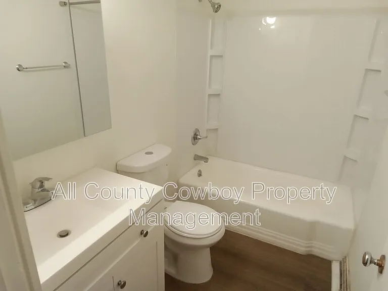 707 S 23rd St — Photo 10