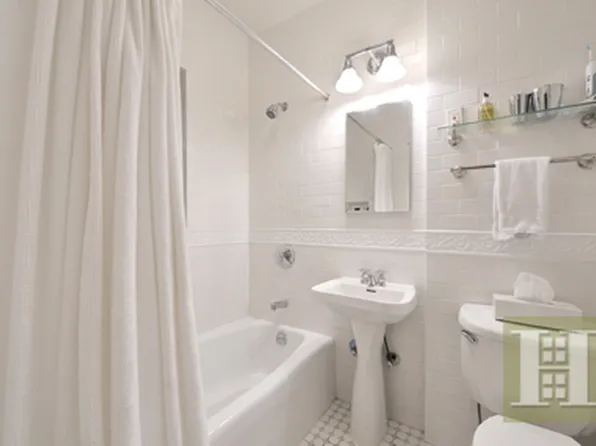 150 East 49th Street image 1 of 5