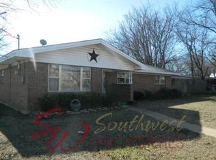 910 W McNeill St, Stephenville, TX 76401