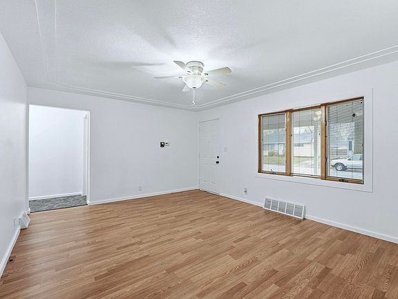4th image of 2714 Stanford Ave