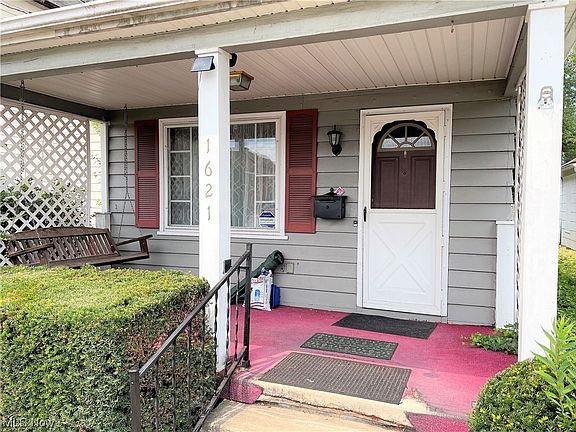 2nd image of 1621 Maple Ave