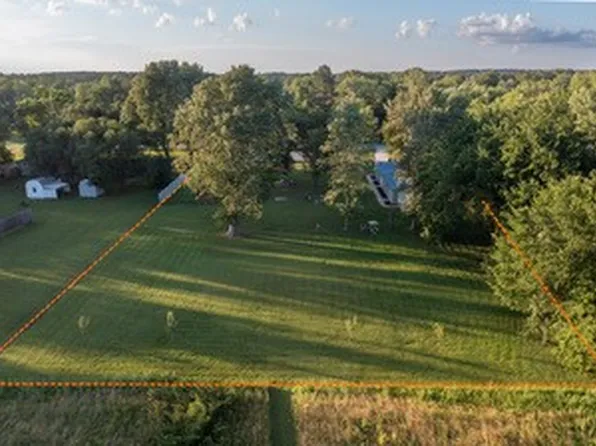 1101 W Main St, Gentry, AR 72734