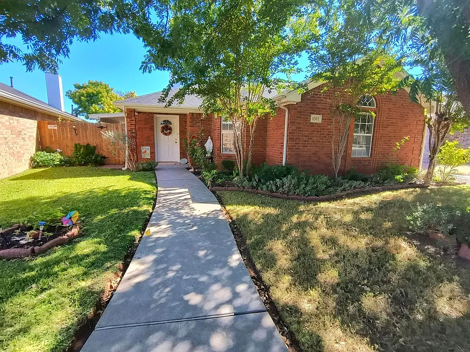 4301 Pinon Ridge Dr