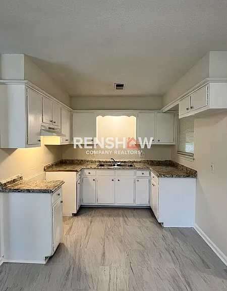 3909 Dante Ave — Photo 3