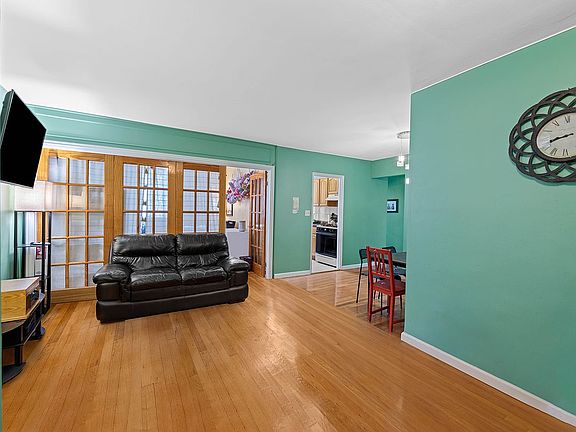 3rd image of 3475 Greystone Ave APT 6H
