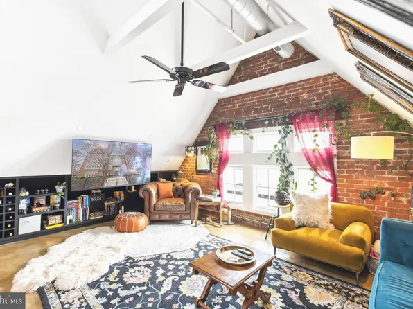 440 12th St NE APT 301, Washington, DC 20002