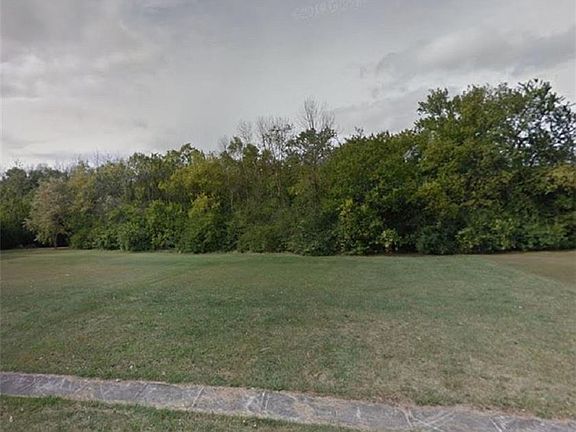 5th image of 6910 Shadowbrook Dr