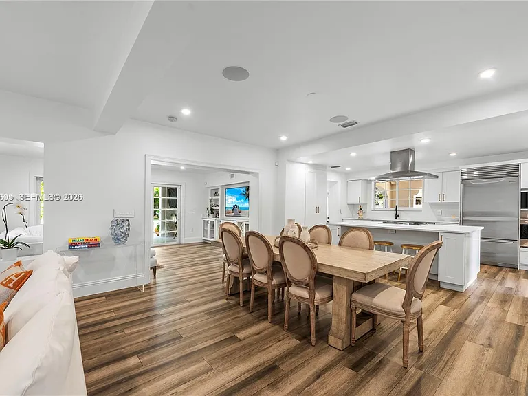 5236 Pine Tree Dr — Photo 12