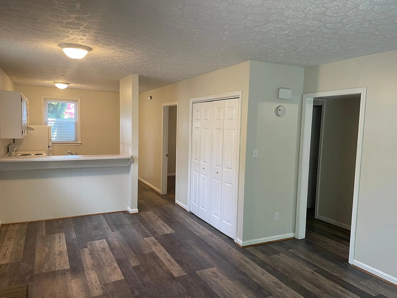 1509 Ramsgate Ln — Photo 3