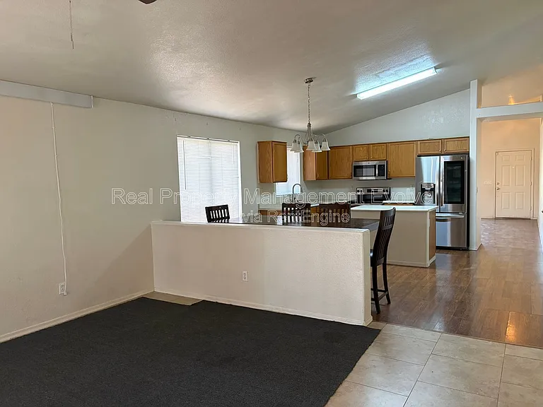 7816 N 54th Ln — Photo 11