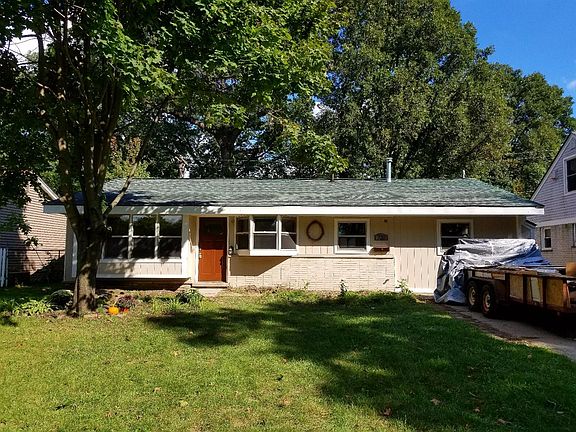 2nd image of 720 Parkview Dr