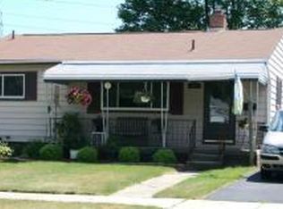 992 Kettering Ave, Pontiac, MI 48340