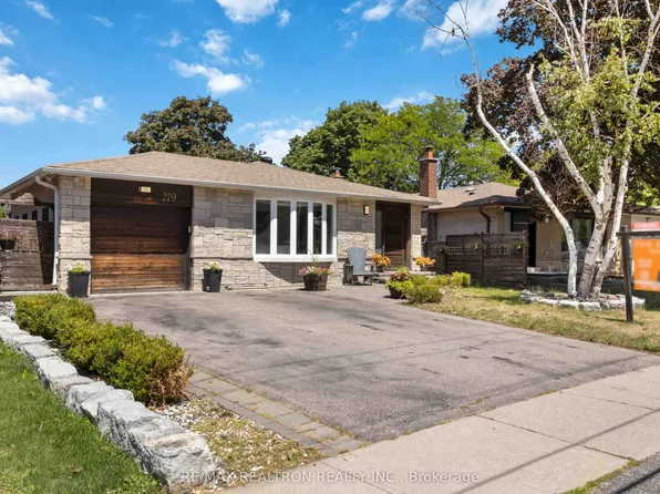 219 Bay Thorn Dr, Markham, ON L3T 3V6