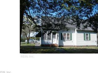 5 Lakeside Dr, Newport News, VA 23606