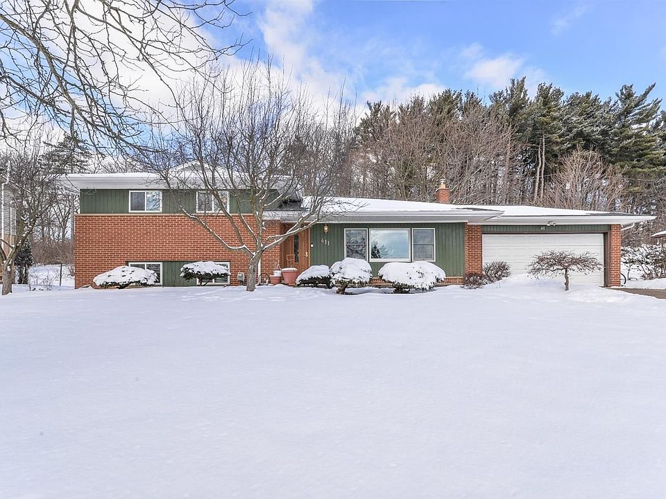 1st image of 411 Pine Brae St