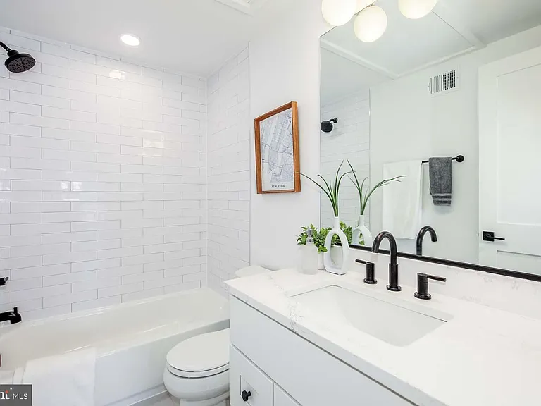 1818 Rhode Island Ave NE #5 — Photo 12
