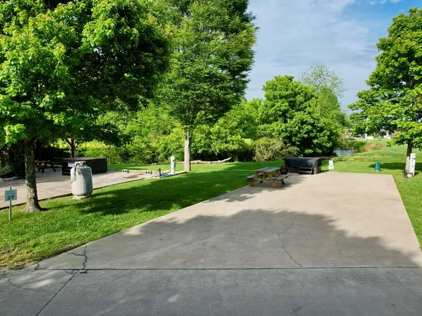 36 Mountain Meadows Cir, Morganton, GA 30560