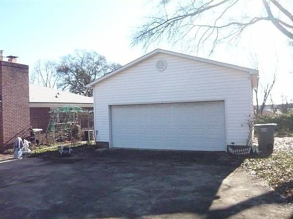 Garage building
