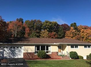24 Summit View Dr, Mountain Top, PA 18707