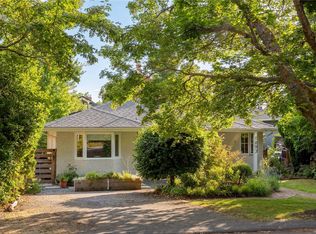 1893 Forrester St, Saanich, BC V8R 3G7